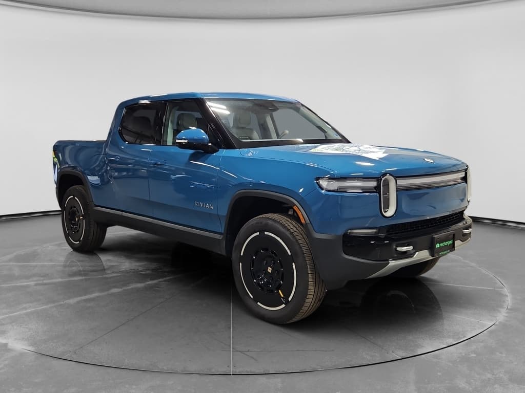 2025 Rivian R1T view 4