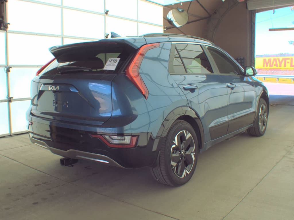 2023 Kia Niro EV view 4