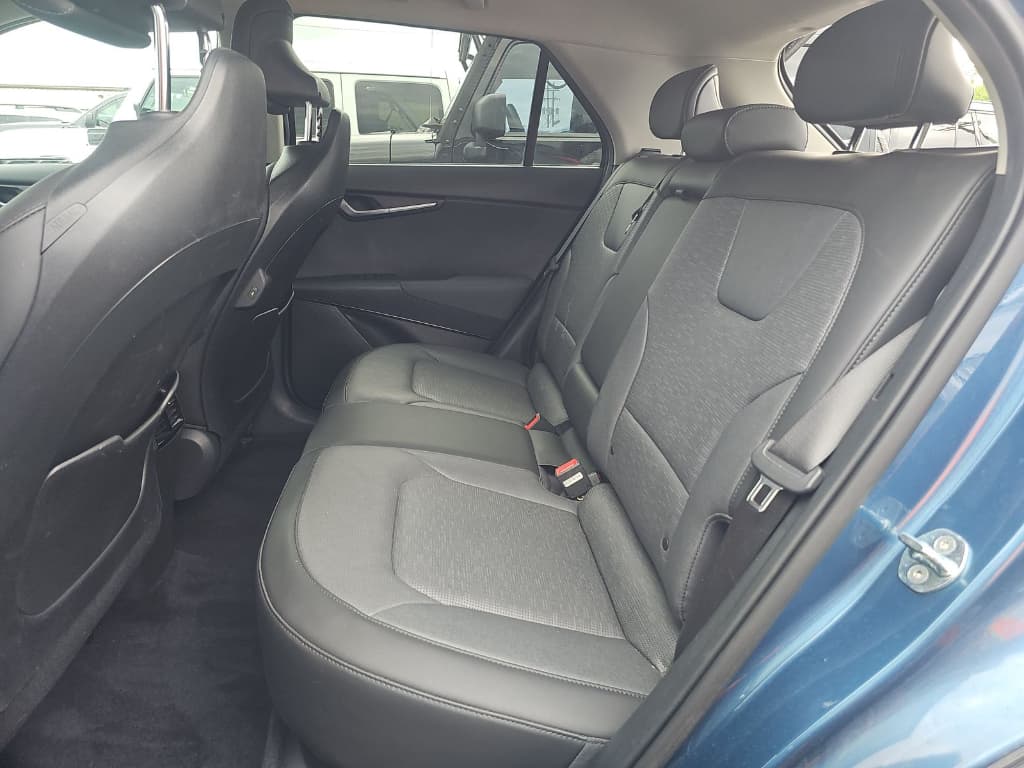 2023 Kia Niro EV view 6