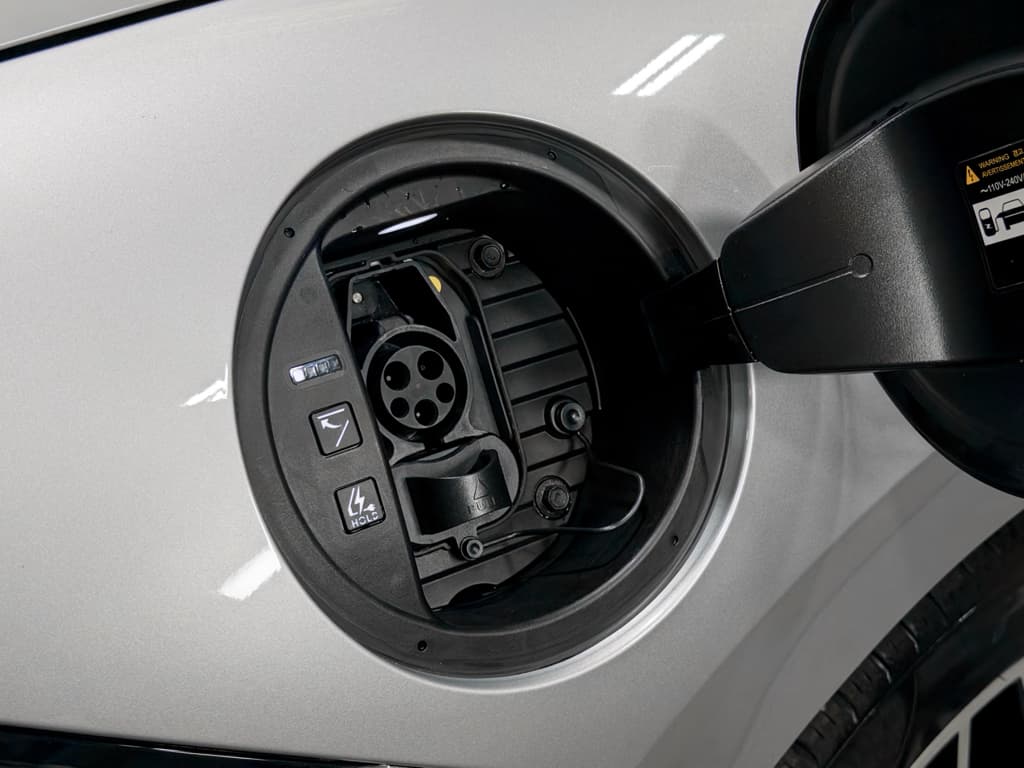2023 Hyundai IONIQ 6 view 5