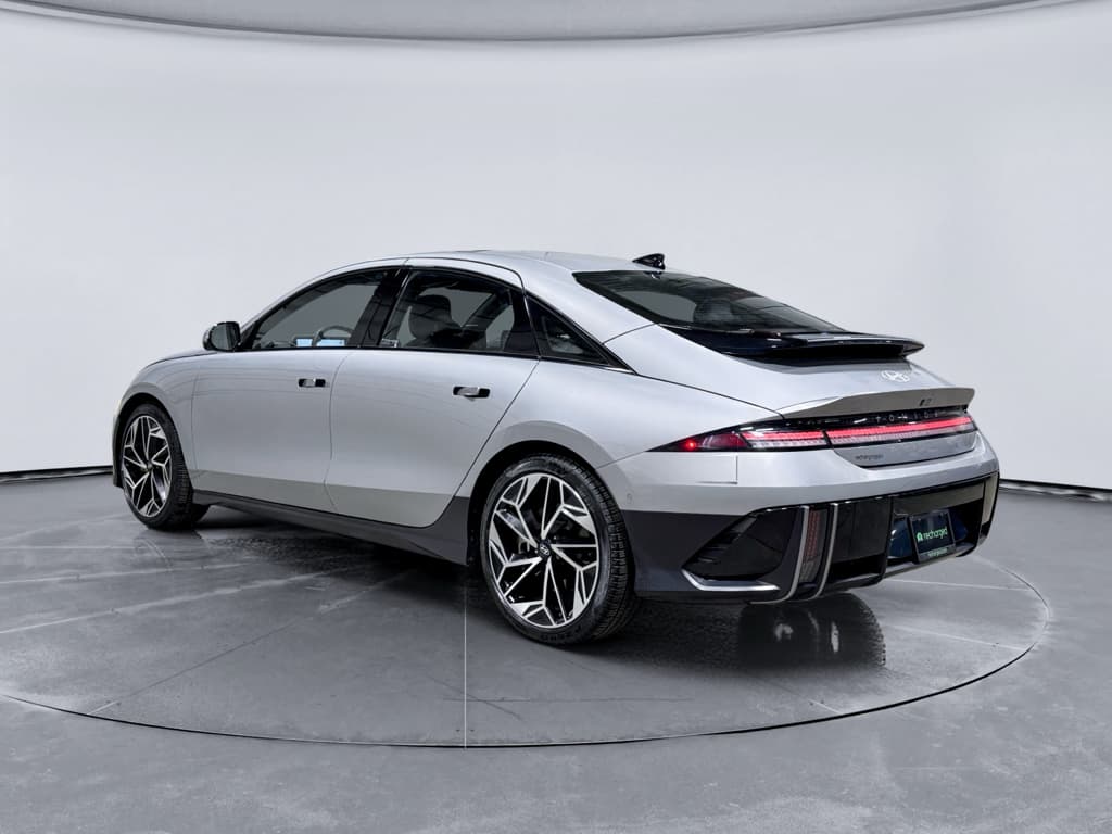 2023 Hyundai IONIQ 6 view 2