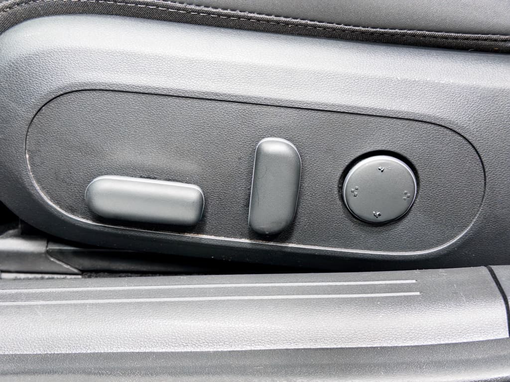 2023 Hyundai IONIQ 6 view 6