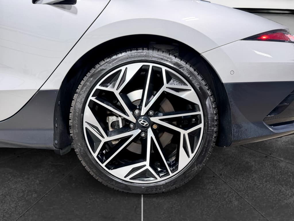 2023 Hyundai IONIQ 6 view 33