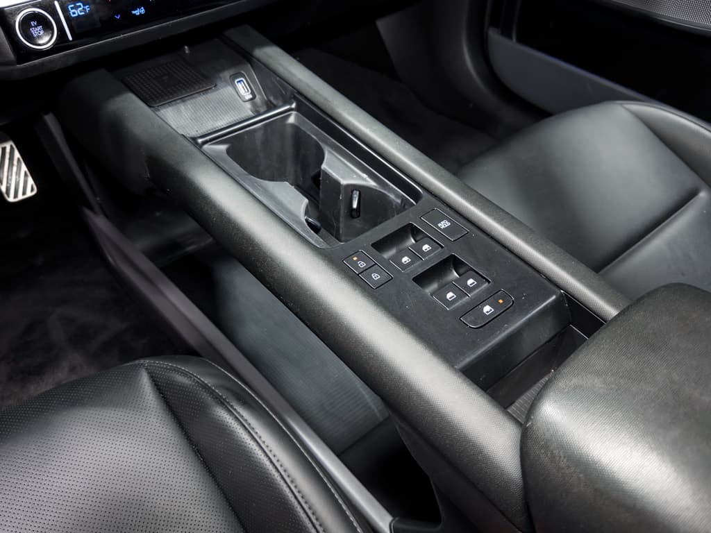 2023 Hyundai IONIQ 6 view 18