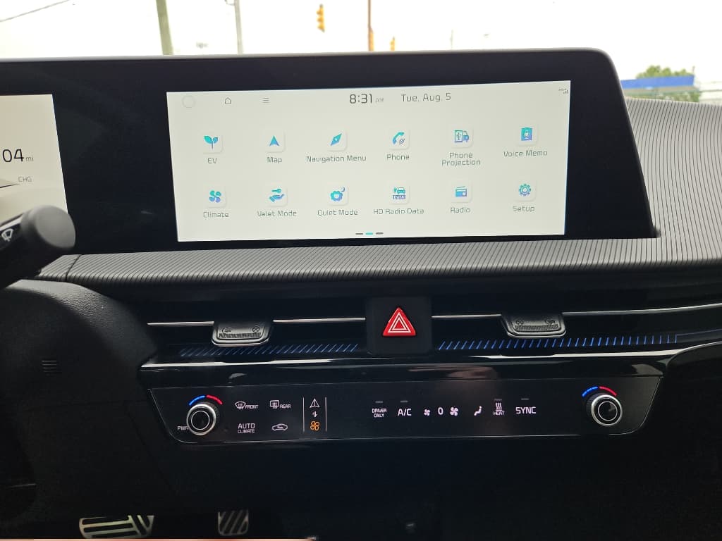 2022 Kia EV6 view 16