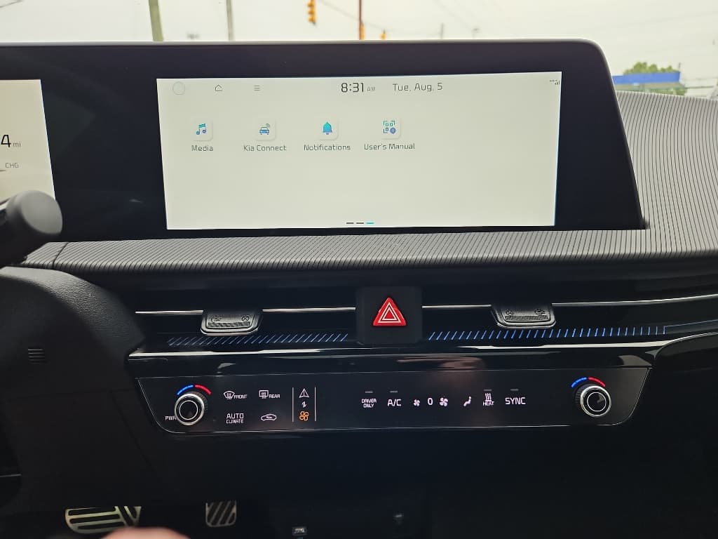 2022 Kia EV6 view 17