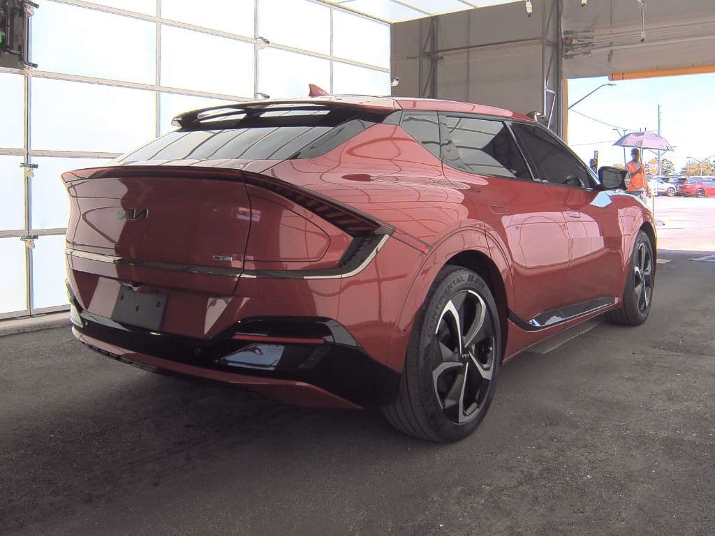 2022 Kia EV6 view 4