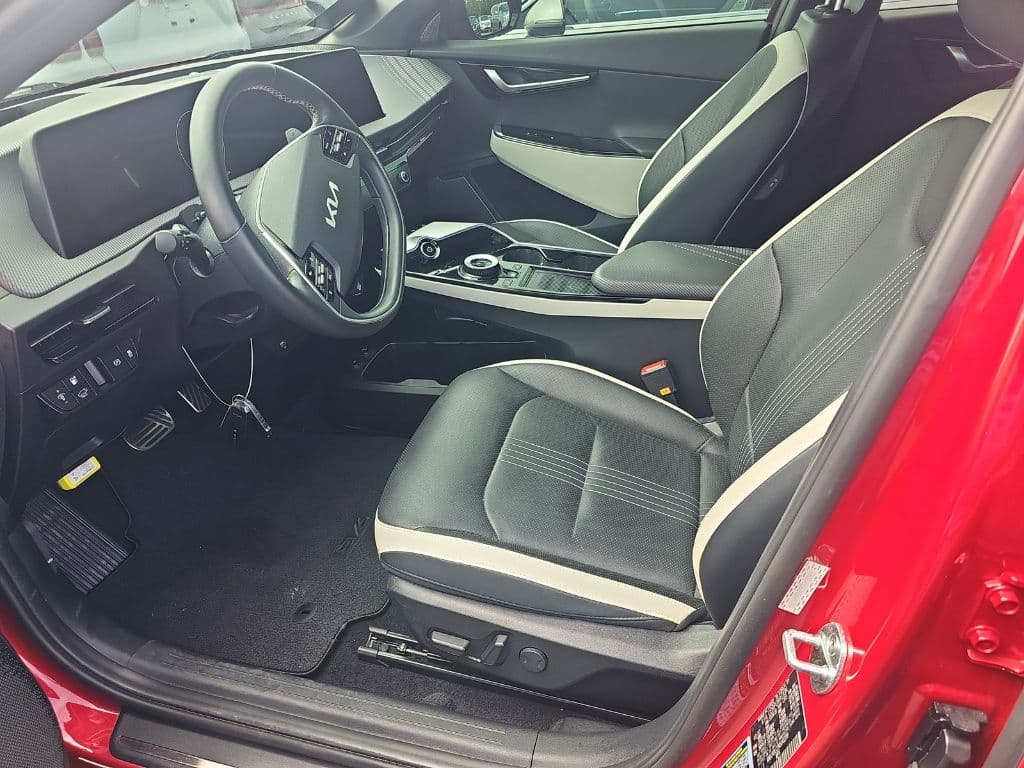 2022 Kia EV6 view 7