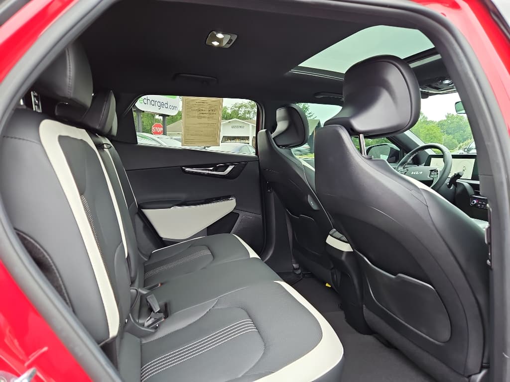 2022 Kia EV6 view 14