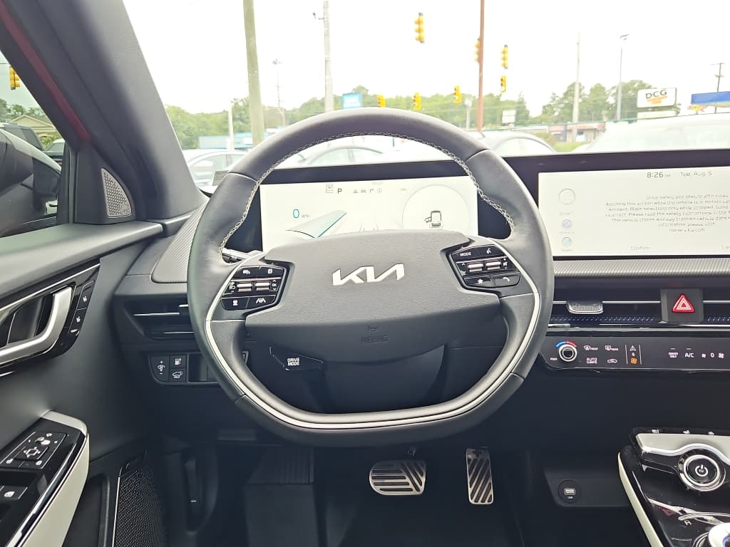 2022 Kia EV6 view 8