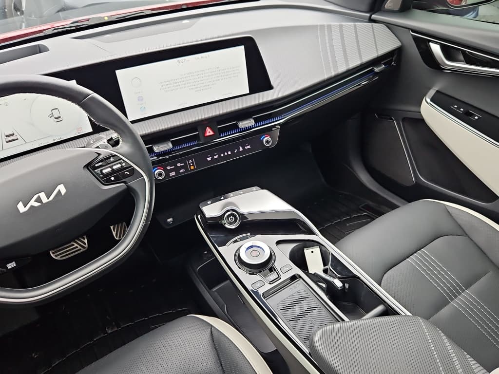 2022 Kia EV6 view 13