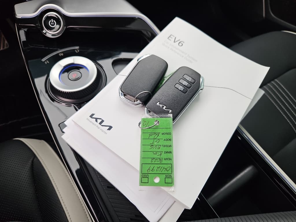 2022 Kia EV6 view 23