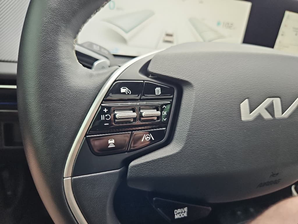 2022 Kia EV6 view 22