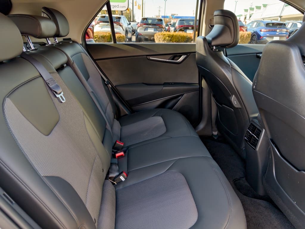 2023 Kia Niro EV view 21