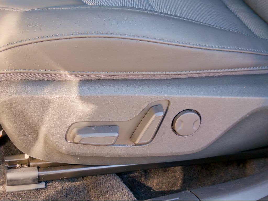 2023 Kia Niro EV view 6