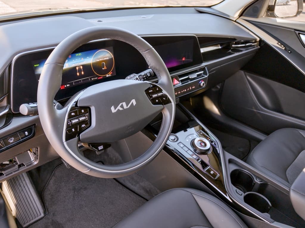 2023 Kia Niro EV view 17