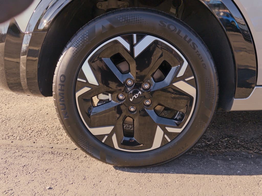 2023 Kia Niro EV view 32