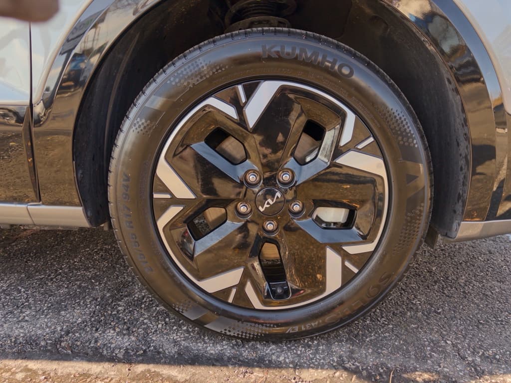 2023 Kia Niro EV view 30