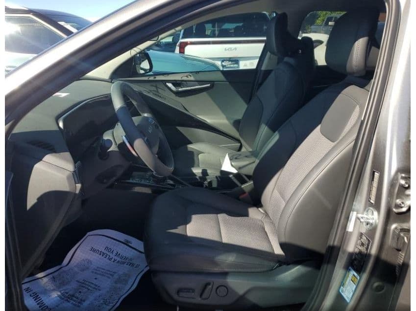 2023 Kia Niro EV view 5
