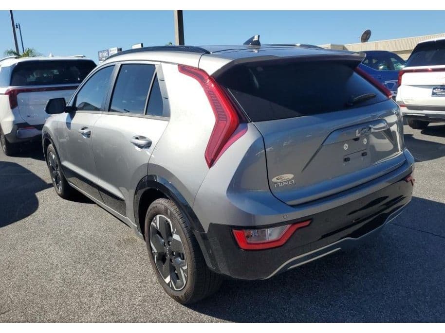 2023 Kia Niro EV view 4