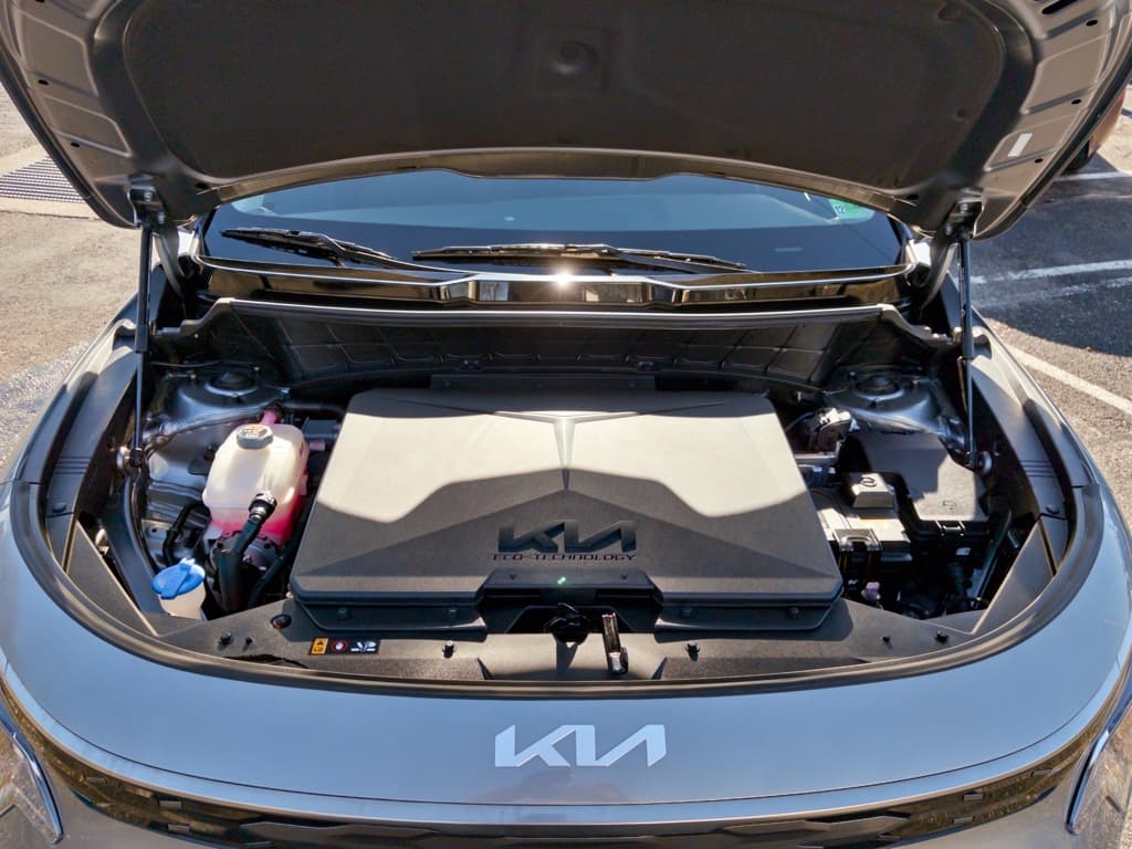 2023 Kia Niro EV view 24