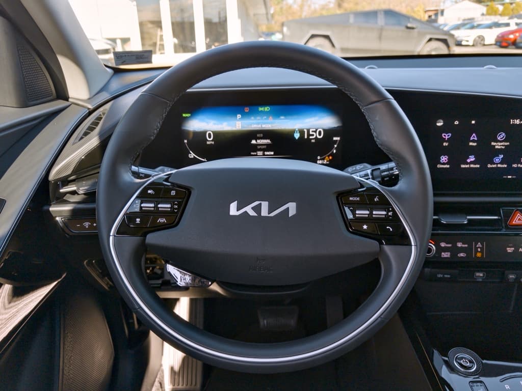 2023 Kia Niro EV view 7