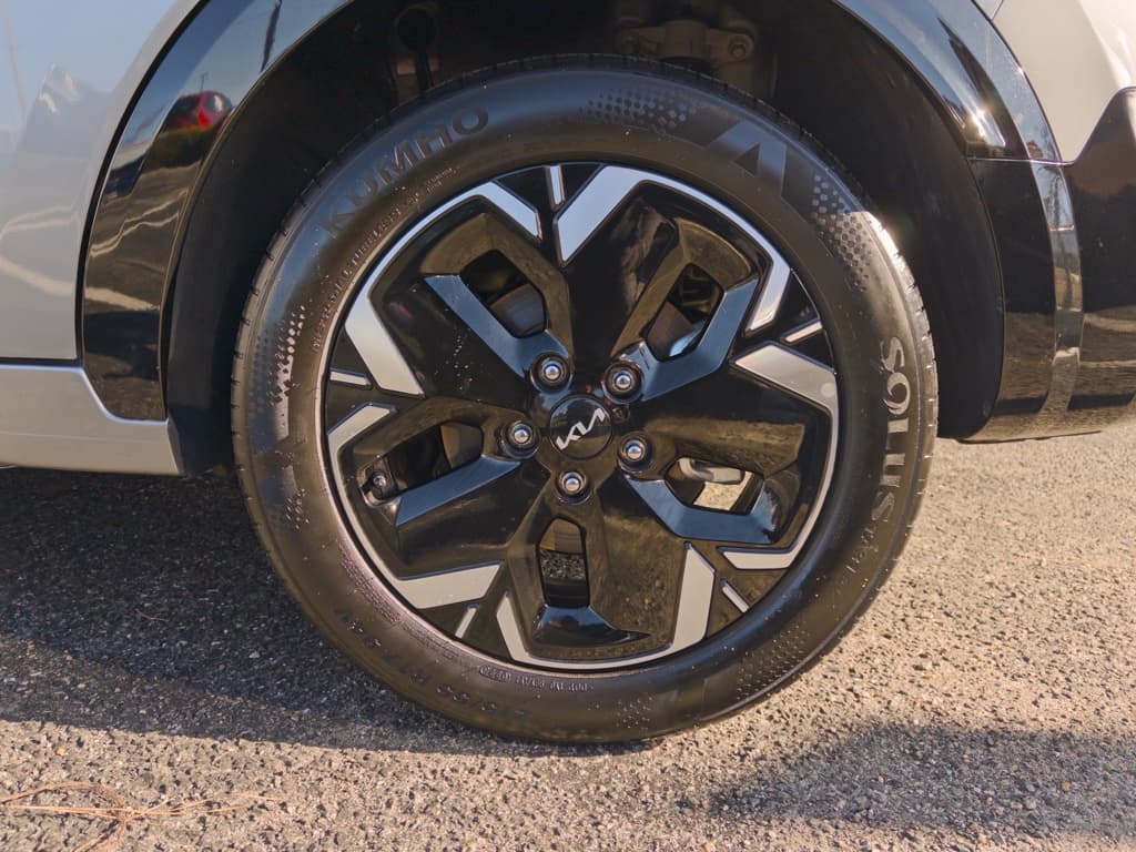 2023 Kia Niro EV view 34