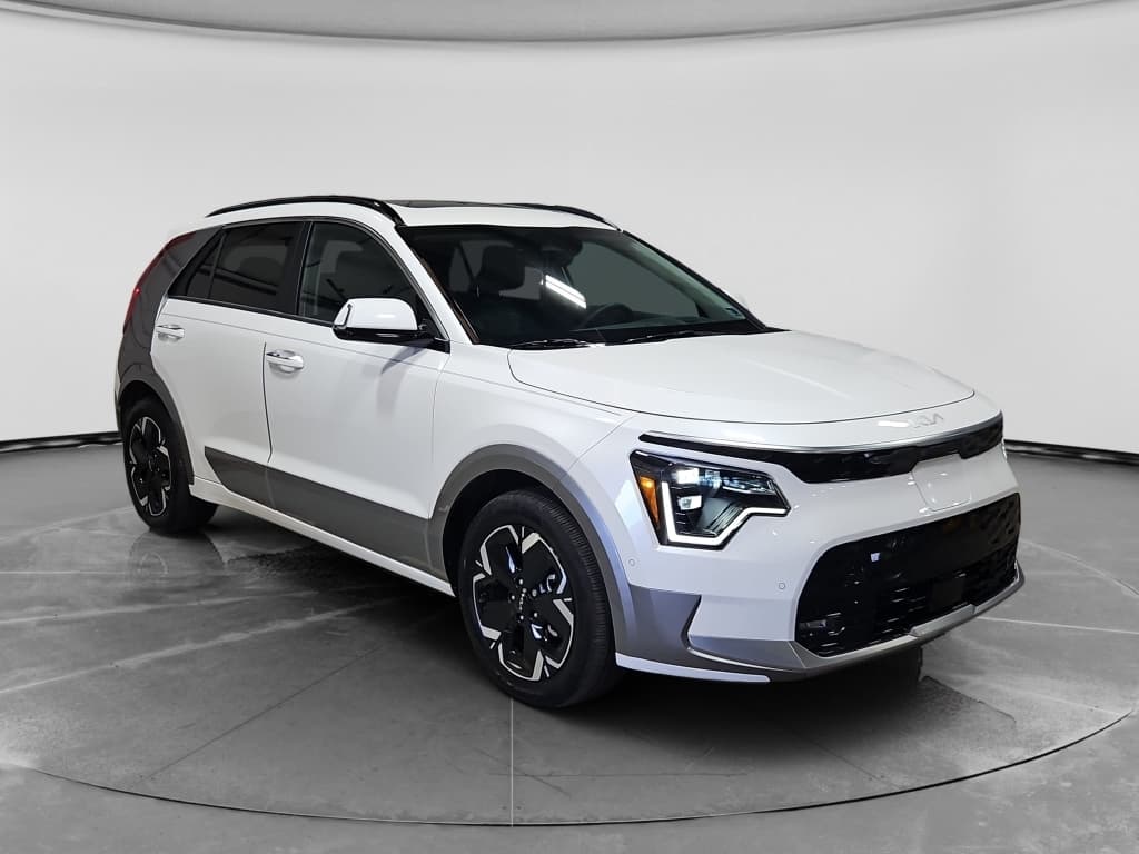 2023 Kia Niro EV view 4