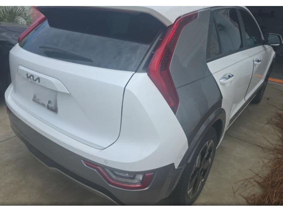 2023 Kia Niro EV view 3