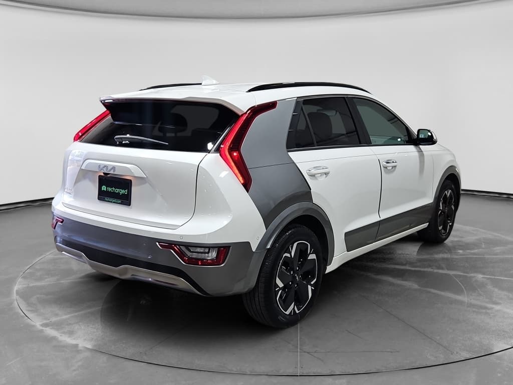 2023 Kia Niro EV view 3