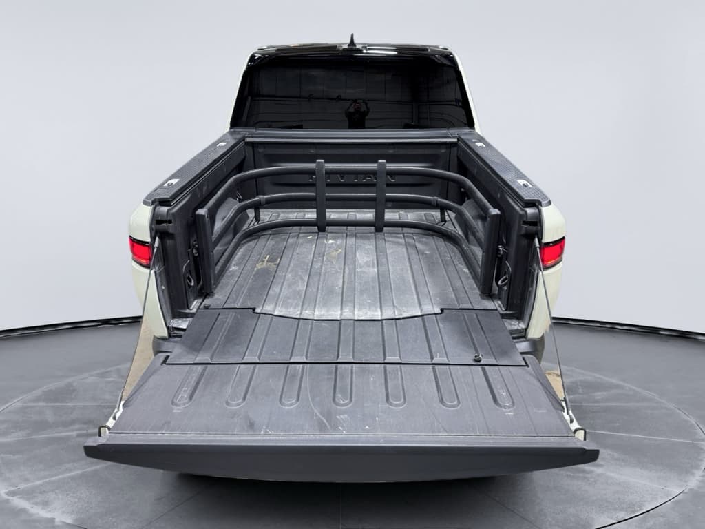 2025 Rivian R1T view 27