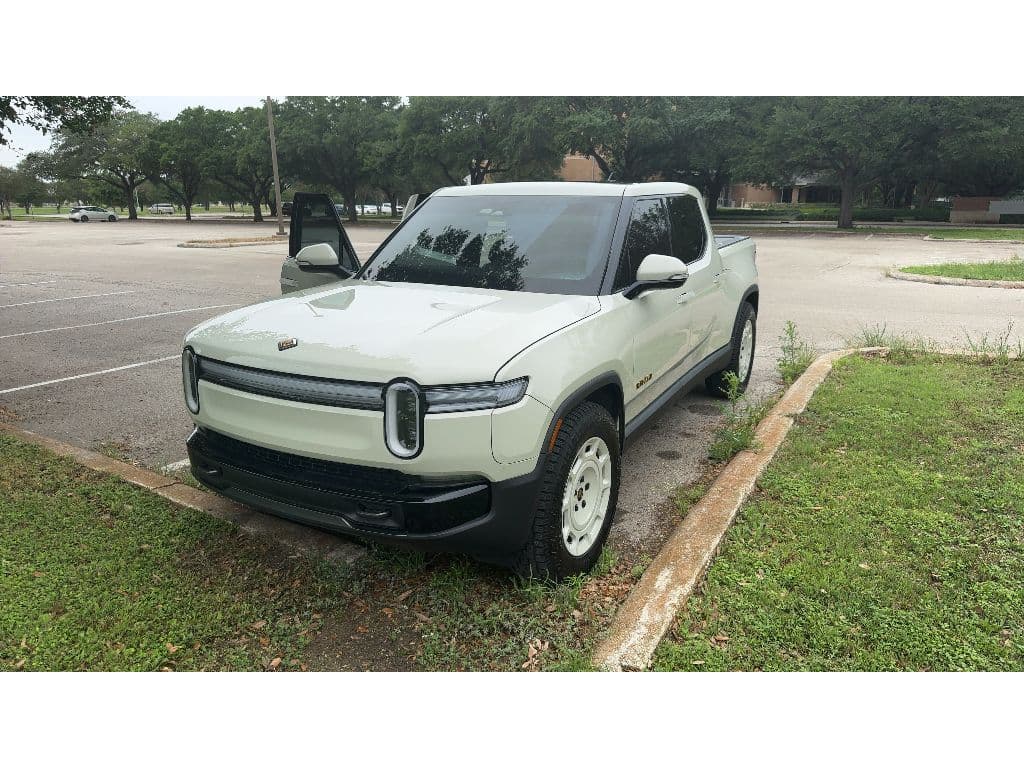 2025 Rivian R1T