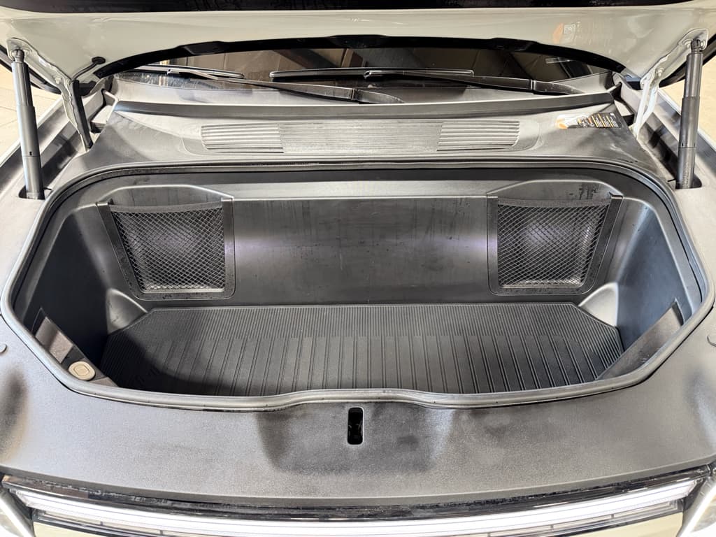 2025 Rivian R1T view 26