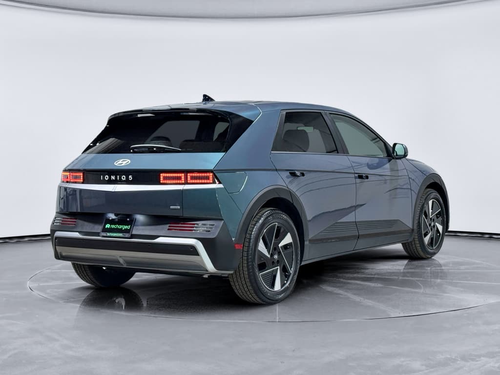 2026 Hyundai IONIQ 5 view 3