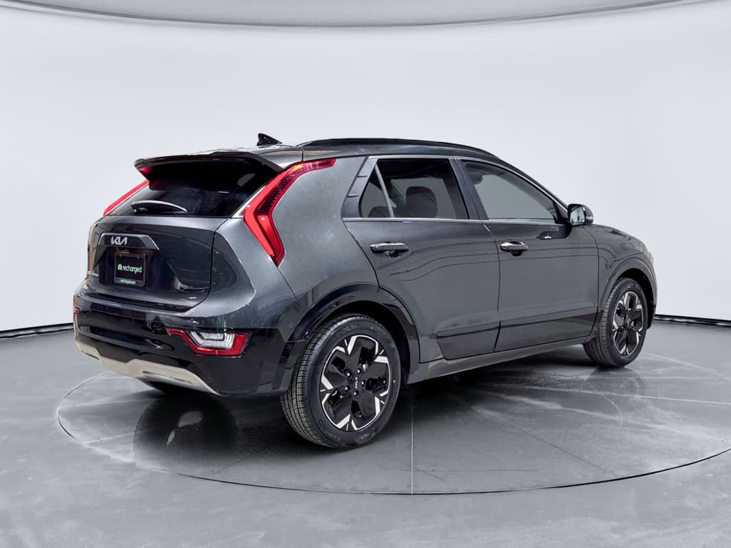 2023 Kia Niro EV view 3