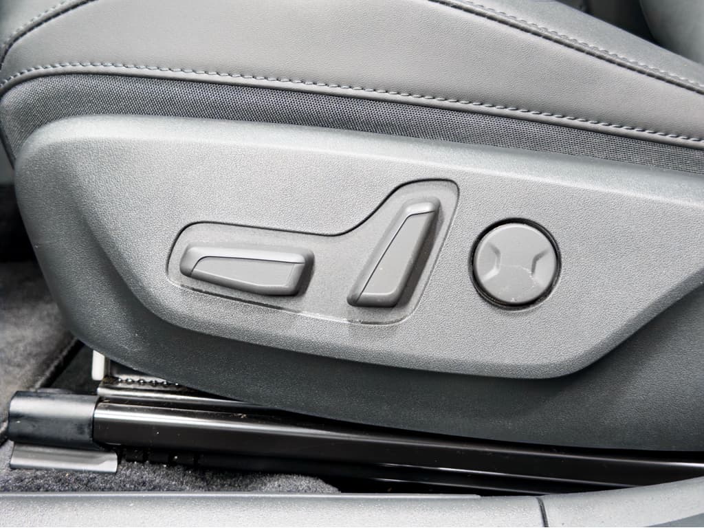 2023 Kia Niro EV view 6