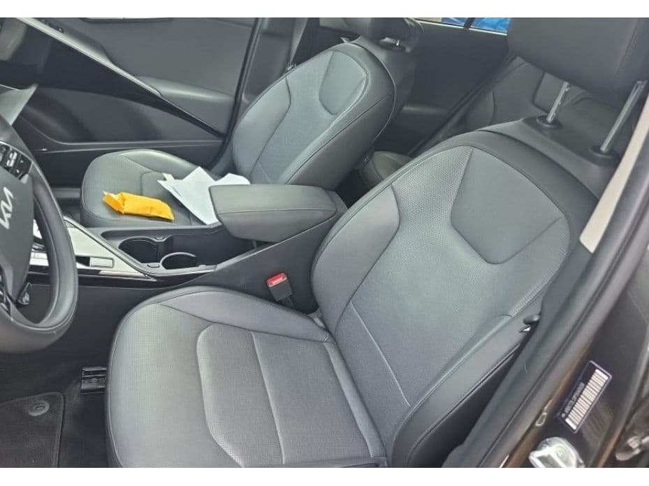 2023 Kia Niro EV view 5