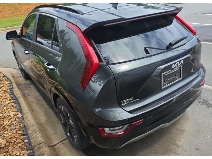 2023 Kia Niro EV view 4