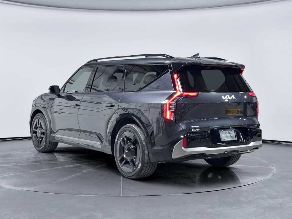 2024 Kia EV9 view 2
