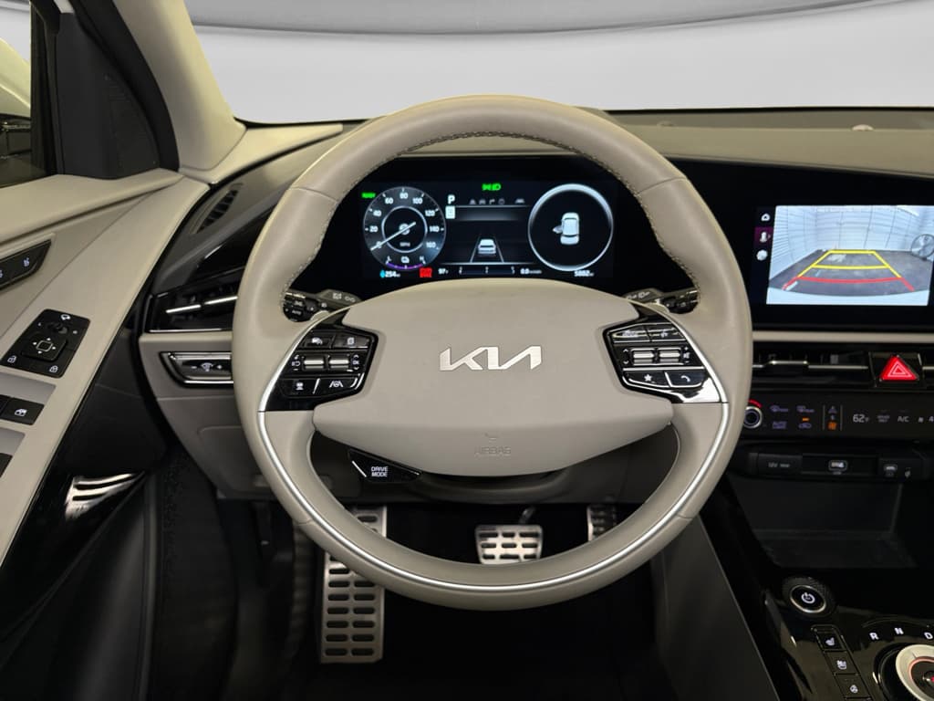 2023 Kia Niro EV view 7