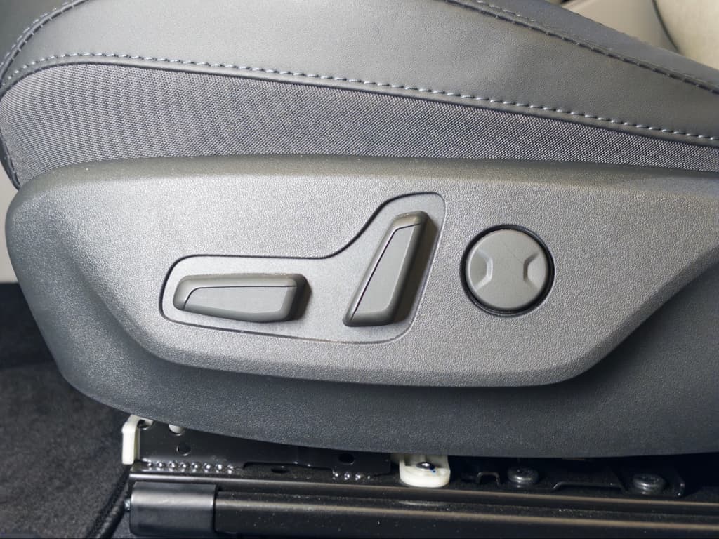2023 Kia Niro EV view 5