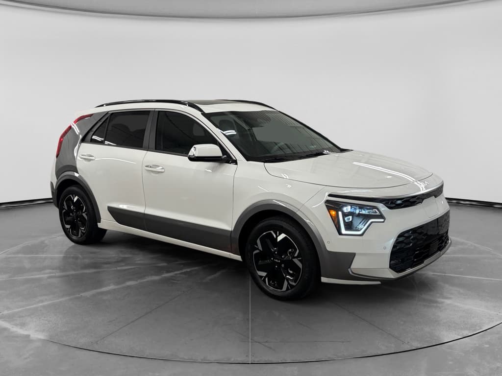 2023 Kia Niro EV view 3