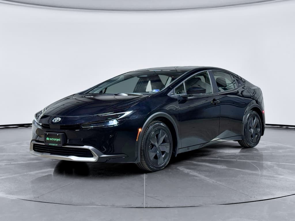 2025 Toyota Prius Prime view 1
