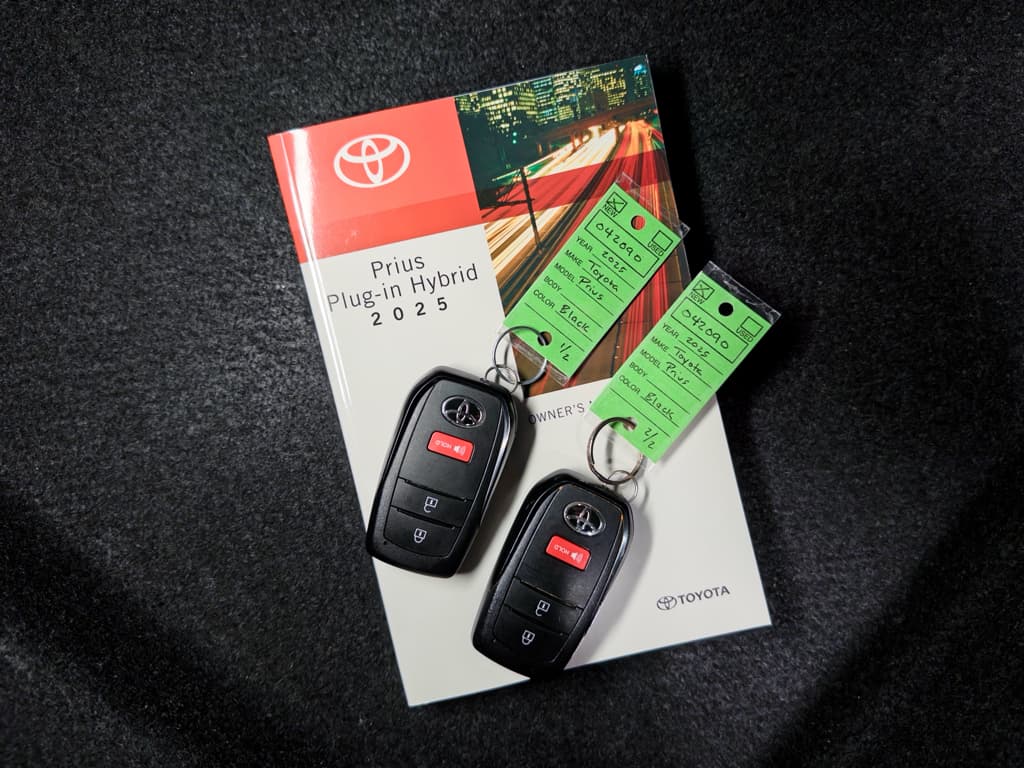 2025 Toyota Prius Prime view 22