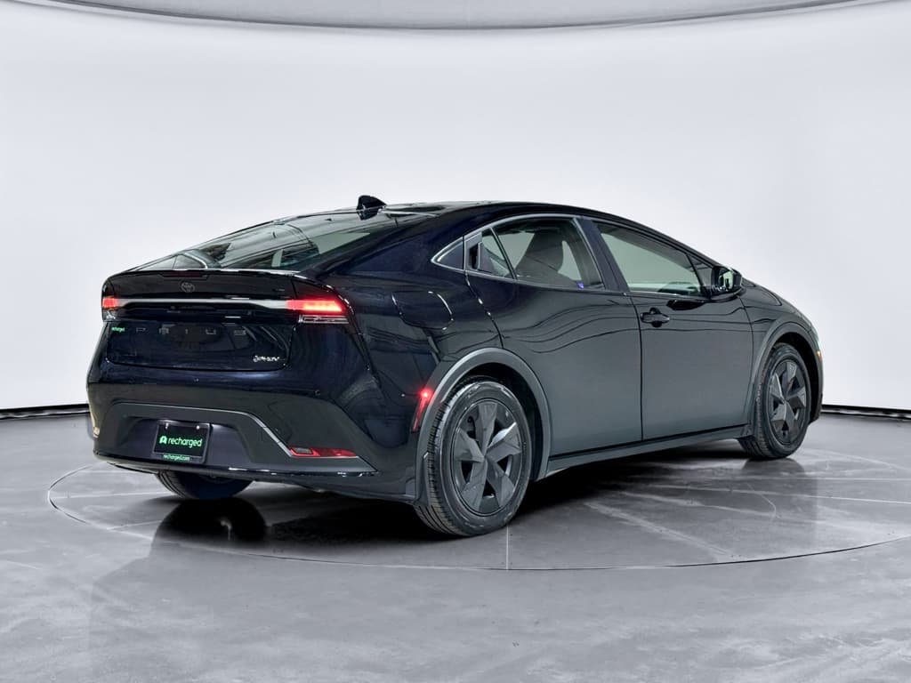 2025 Toyota Prius Prime view 3