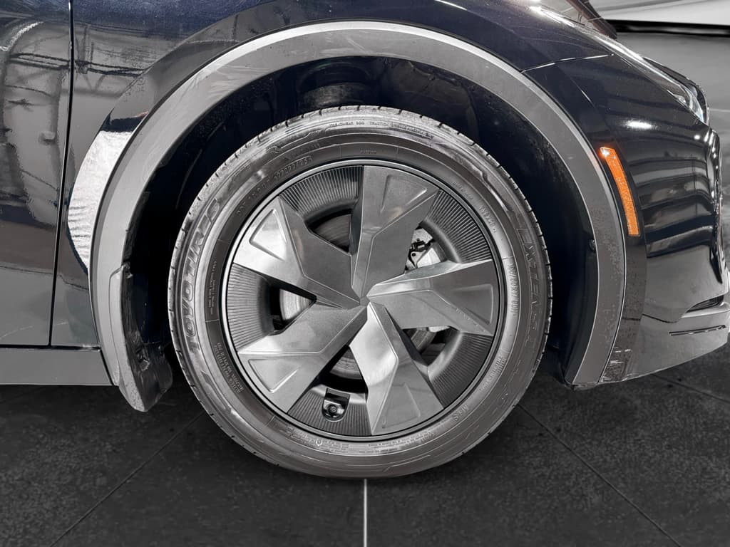 2025 Toyota Prius Prime view 31