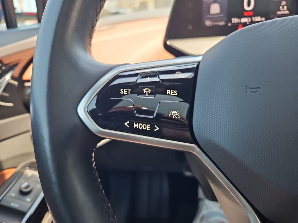 2021 Volkswagen ID.4 view 15
