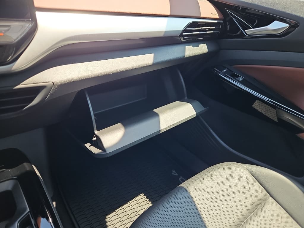 2021 Volkswagen ID.4 view 19
