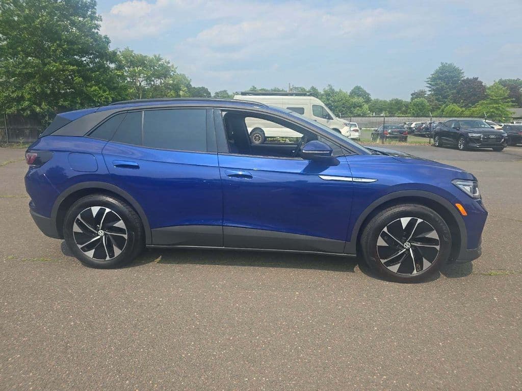 2021 Volkswagen ID.4 view 4