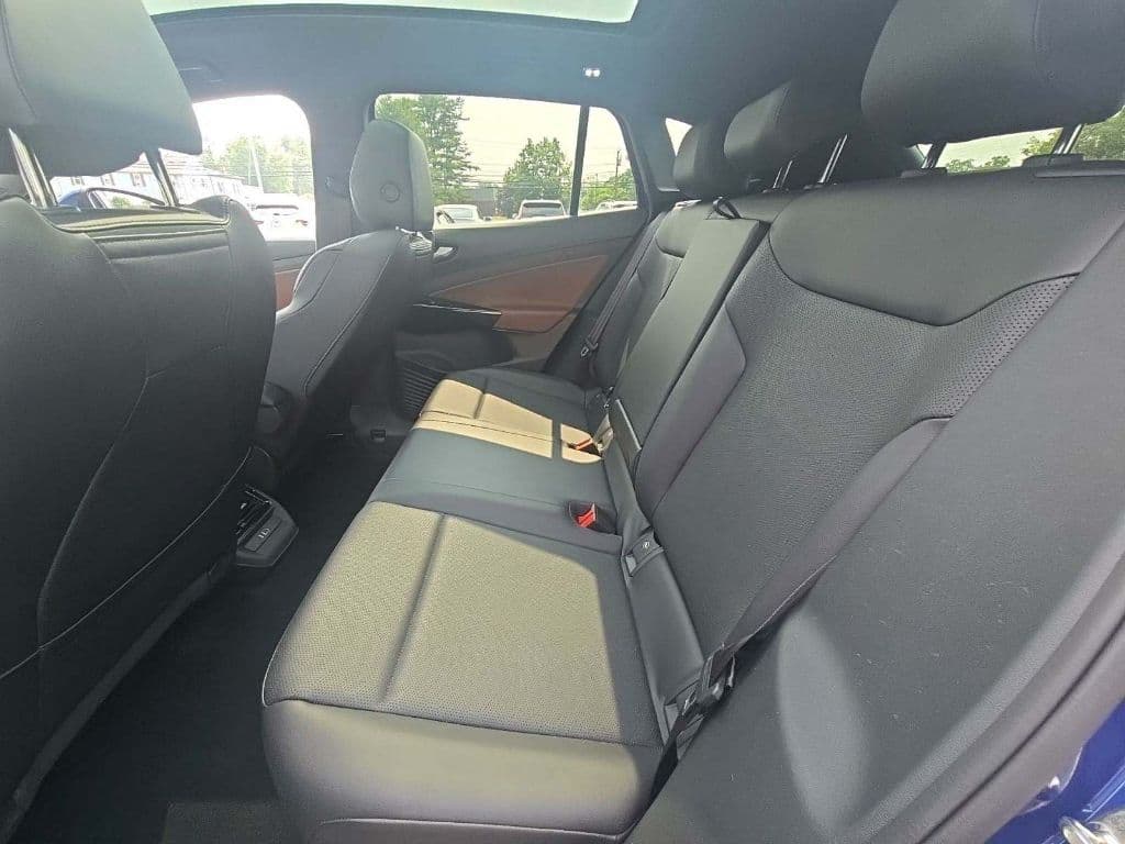2021 Volkswagen ID.4 view 6